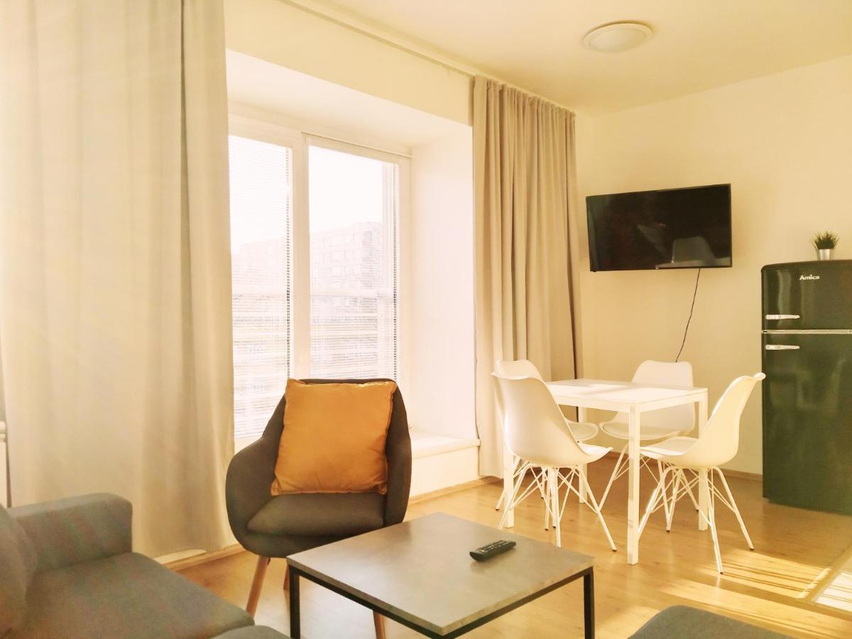 Yellow Apartment Острава Экстерьер фото
